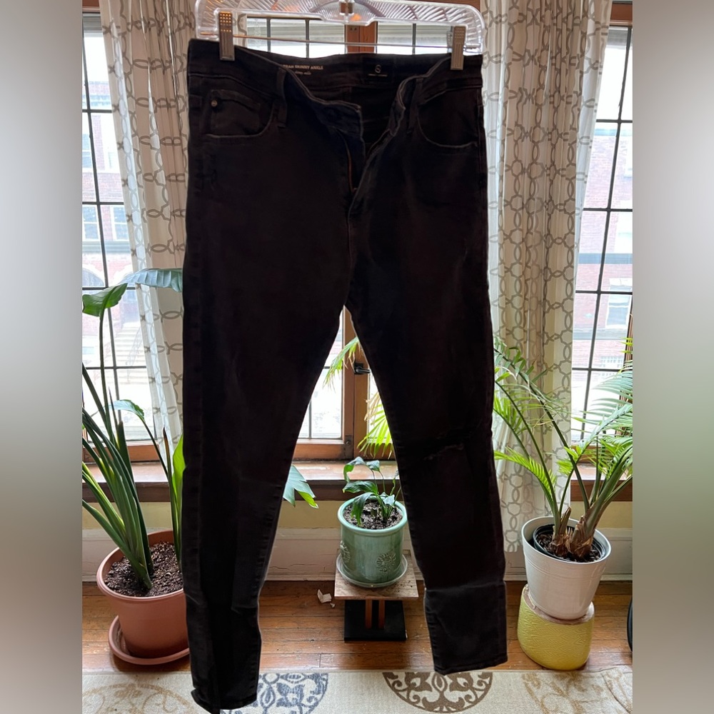 AG skinny distressed Jean. Size 28